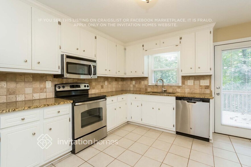 Building Photo - 325 Hill Crest Cir