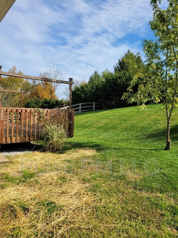 Building Photo - 10189 Chestnut Oak Dr