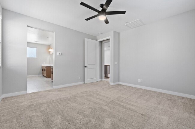 Building Photo - Stunning 3 Bedroom Home with SOLAR in Skye...