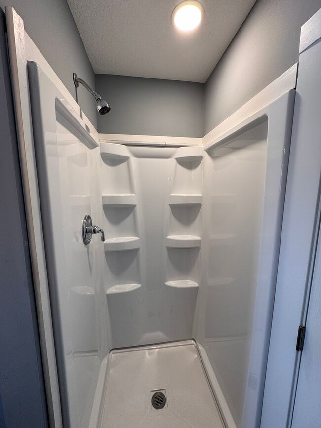 Building Photo - AVAILABLE NOW! Large 3 Bedroom, 2 Bathroom, with Extra Rooms and Two Car Garage in Anoka