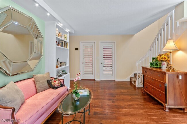 Building Photo - 1313 Solana Rd