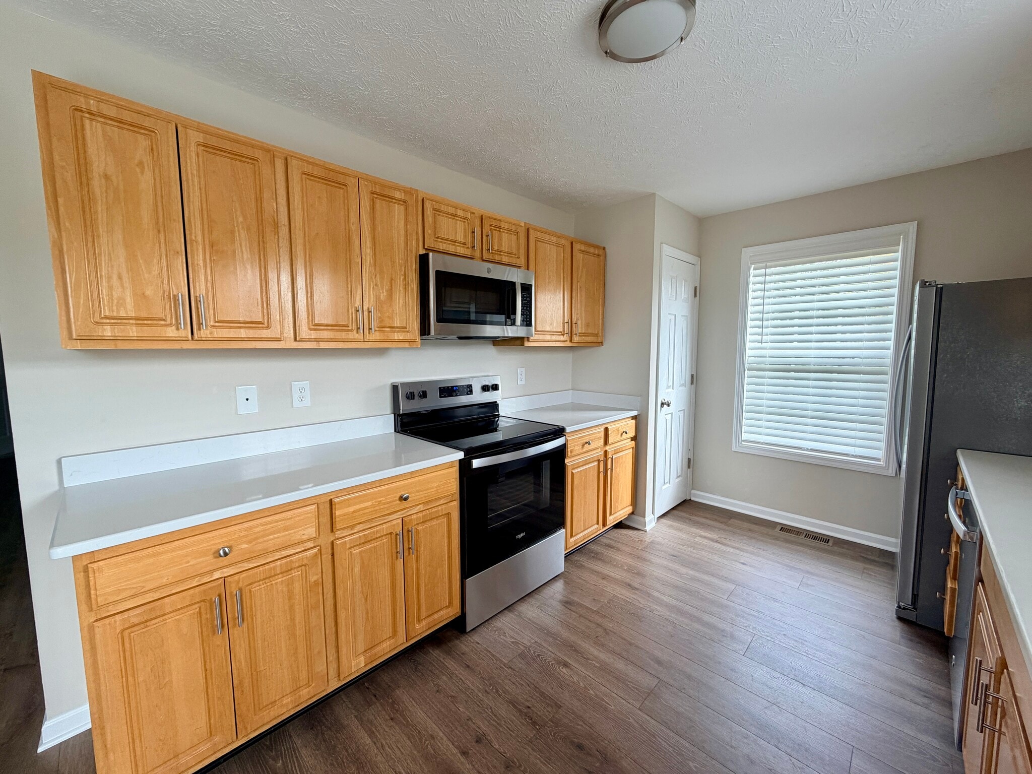 Building Photo - 319 Sandy Ct