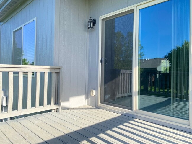 Building Photo - COMING SOON - Available June 4, Gorgeously...