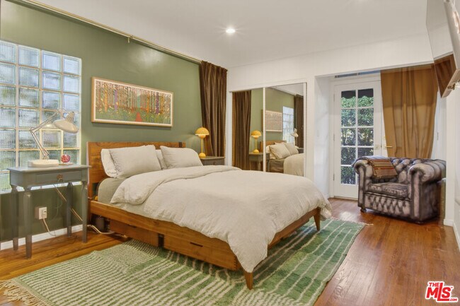 Building Photo - 8998 Lloyd Pl