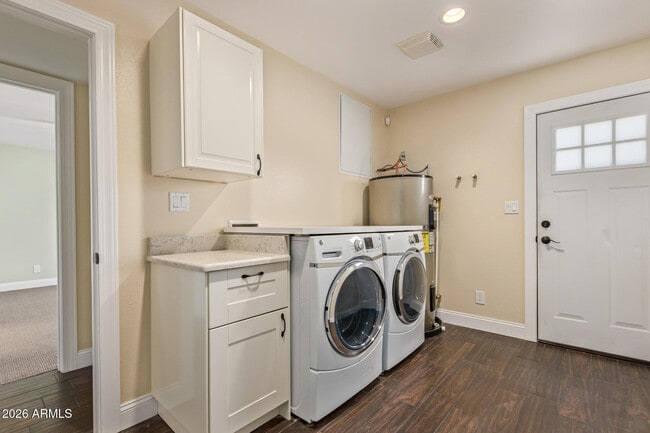 Building Photo - 1280 E Alameda Dr