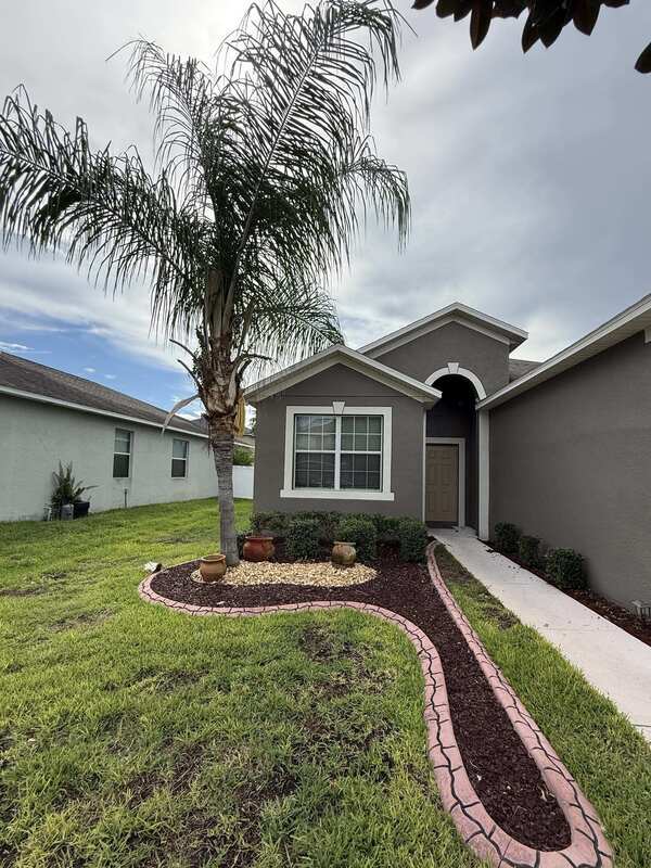 Building Photo - 930 Meadow Glade Dr