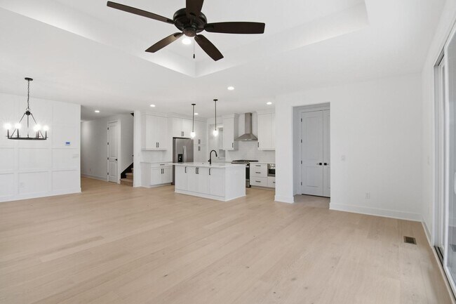 Building Photo - 5980 Willow Grove