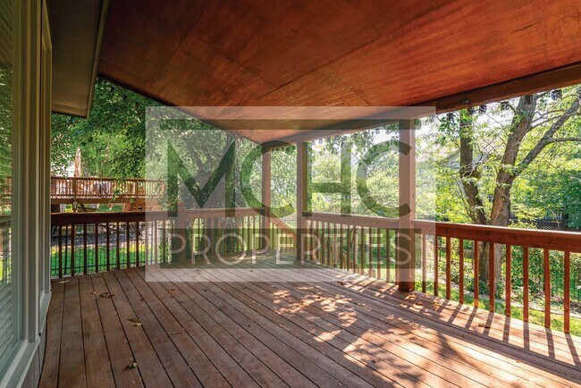Building Photo - 5909 W 153rd Terrace