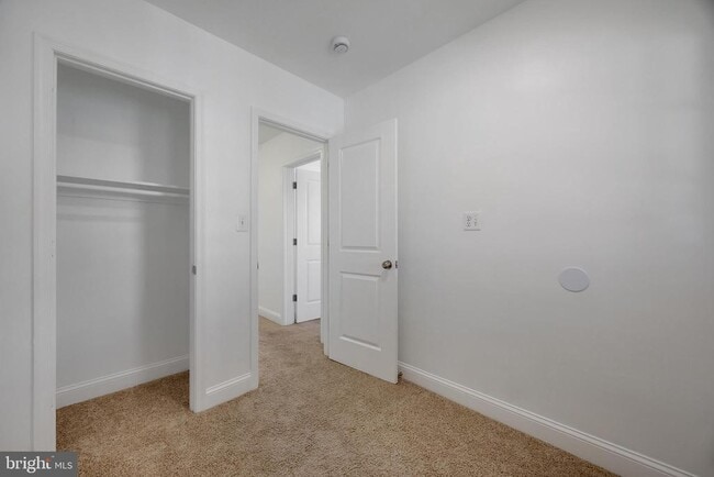 Building Photo - 458 Oakwood St SE