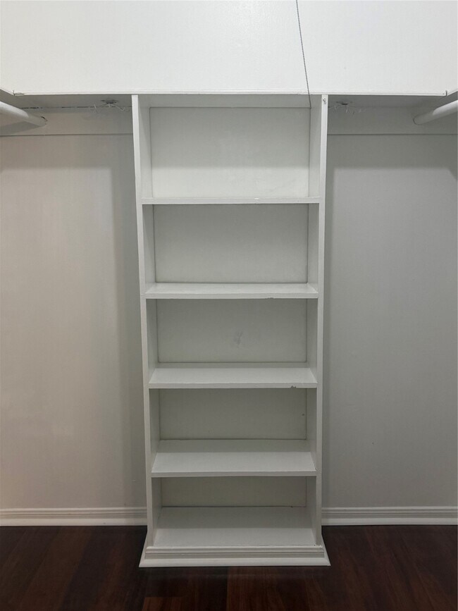 Building Photo - 11107 Sageking Dr