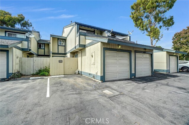 Building Photo - 4526 Heil Ave