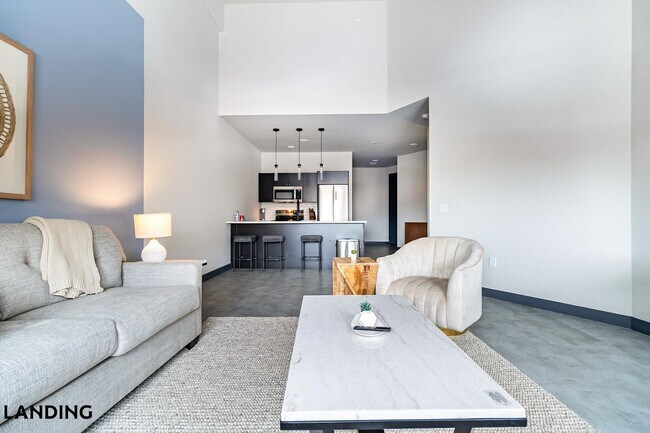 Building Photo - 55 Elm St