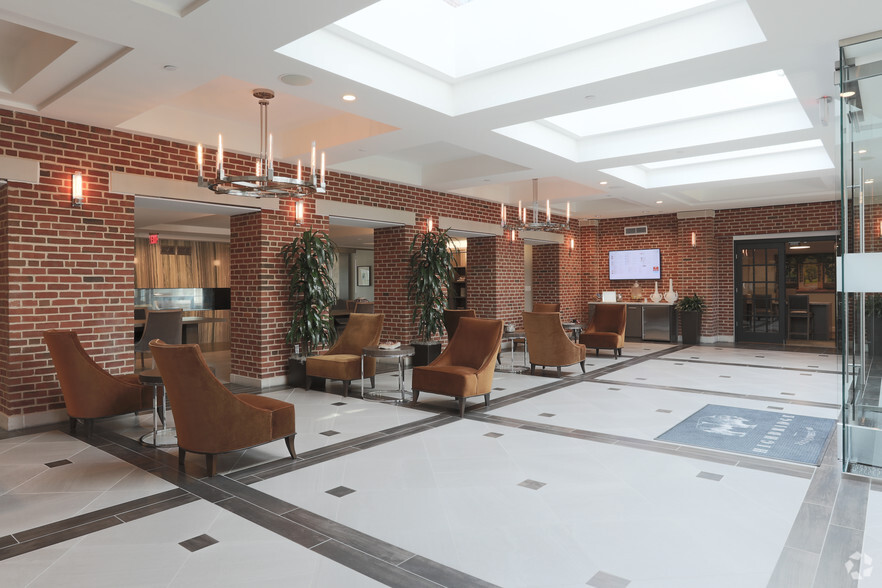 Lobby Photo - Highbridge