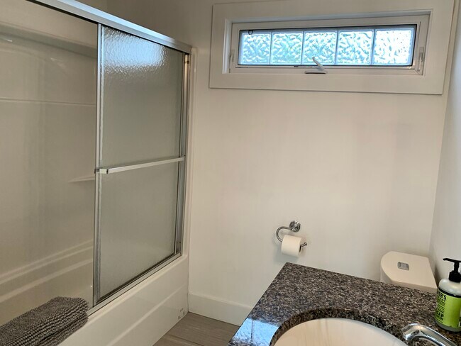 Building Photo - 220 Veranda St