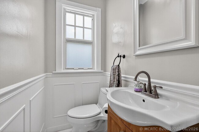 Building Photo - 412 El Prado