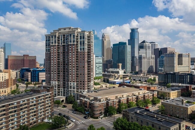 Building Photo - 1008 Portland Ave