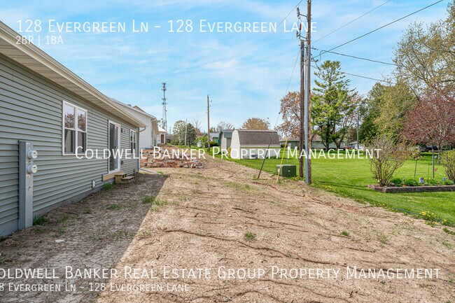 Building Photo - 128 Evergreen Ln