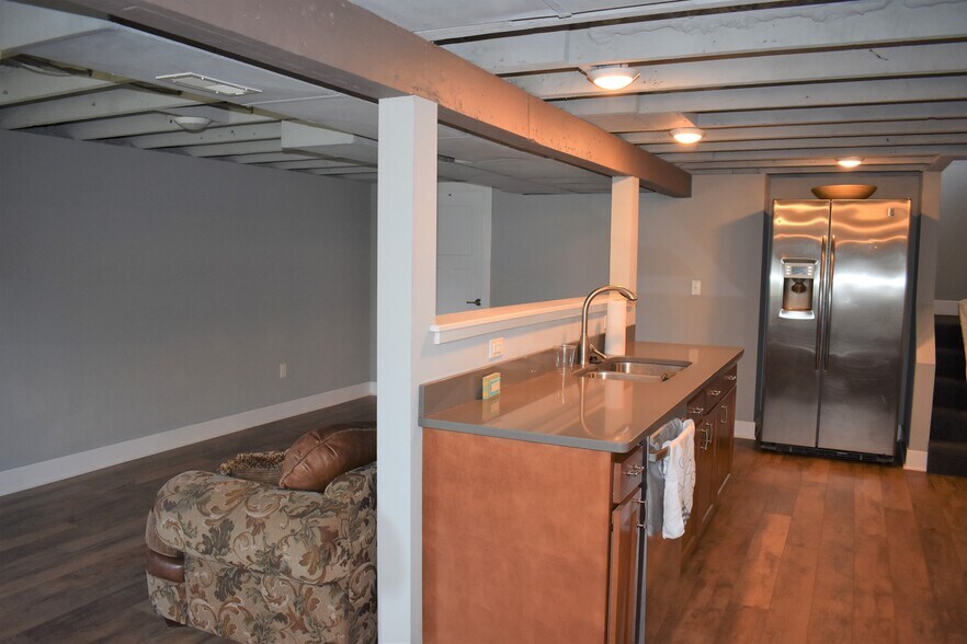 new fridge - 2021 - 119 Fyfer Pl