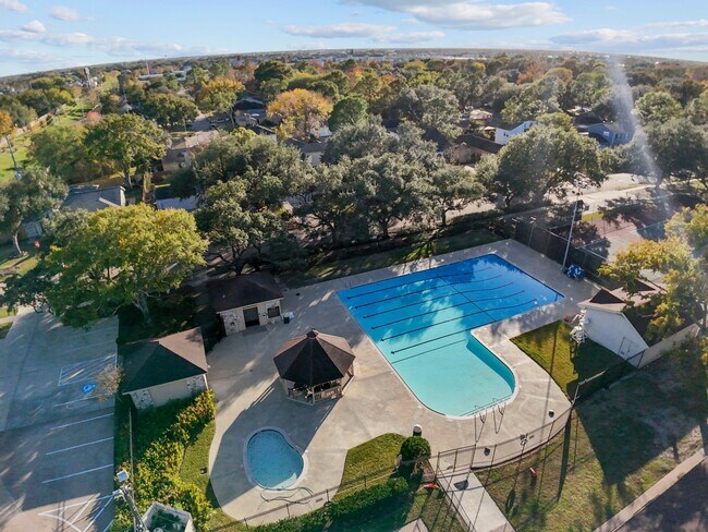 Building Photo - 14007 Overbrook Ln