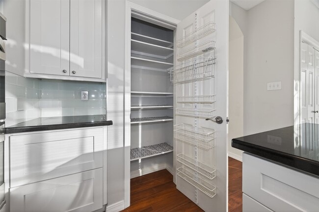 Building Photo - 12912 Kingsbridge Ln