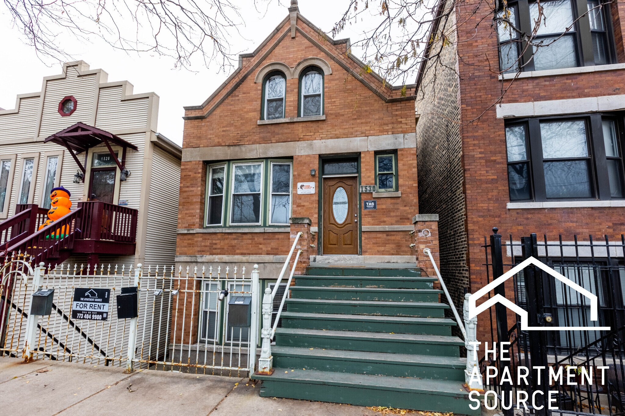 Building Photo - 1530 N Greenview Ave