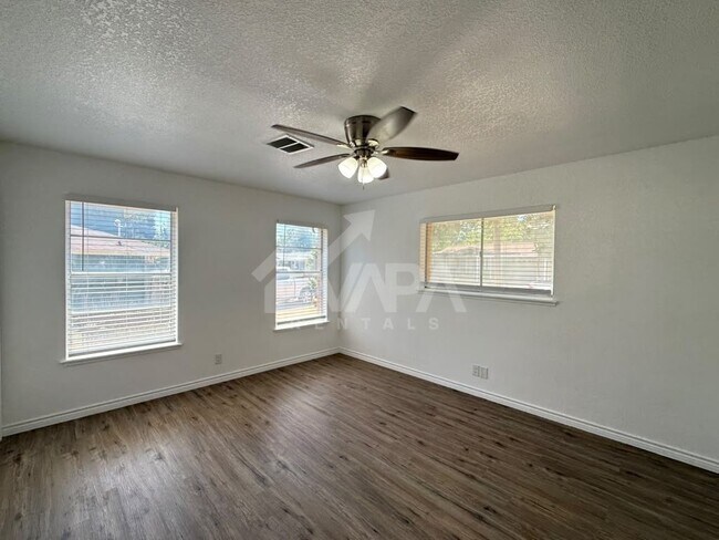Building Photo - 3602 Skylark Ave