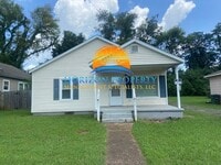Building Photo - 2900 Wilson Dr NW