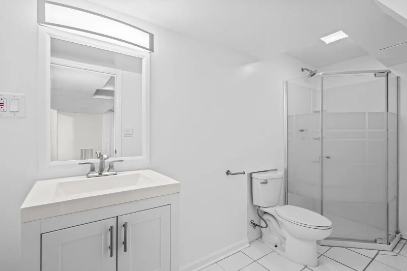 Building Photo - 2500-2502 Green Bay Rd