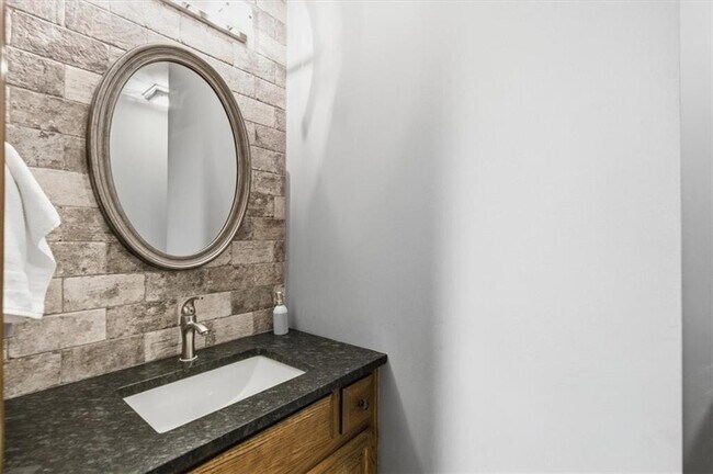 Building Photo - 2970 Woodruff Dr SE