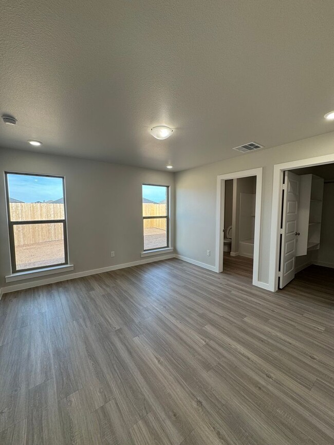 Building Photo - New Built 2024 1/2 off 1st month's rent *s...