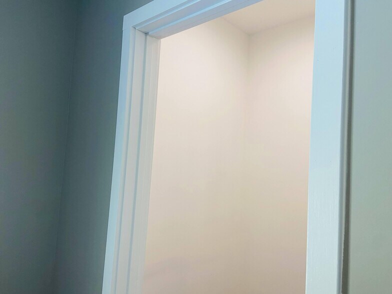 Walk in Closet - 900 Adams Rd