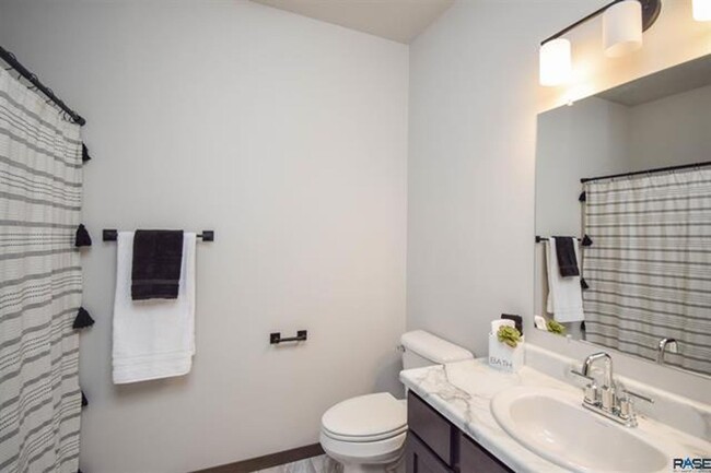Building Photo - Bright & Spacious Ranch-Style Living – All...
