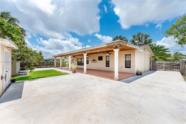 Building Photo - 29413 SW 144th Ct