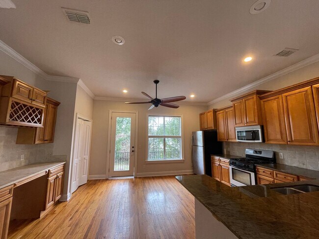 Building Photo - 1330 N Duval St