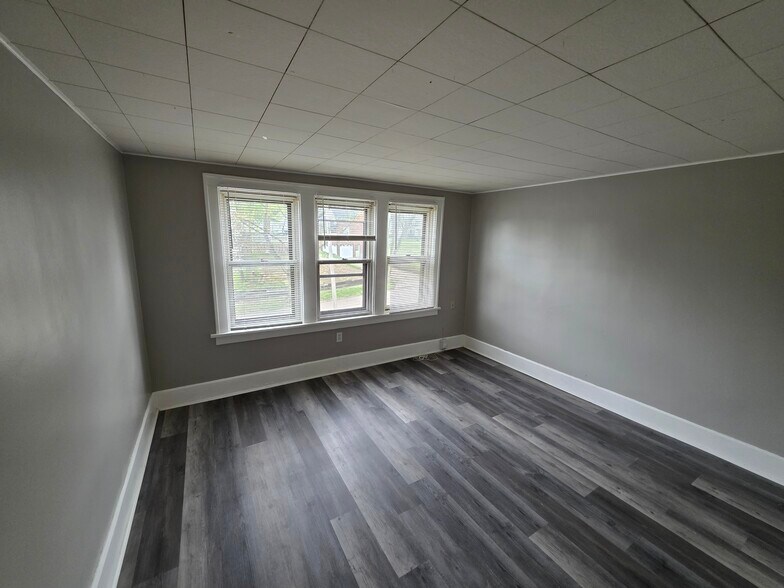 Building Photo - 1820 Malasia Rd