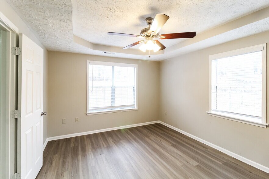 Building Photo - 270 Lazy Hollow Ln