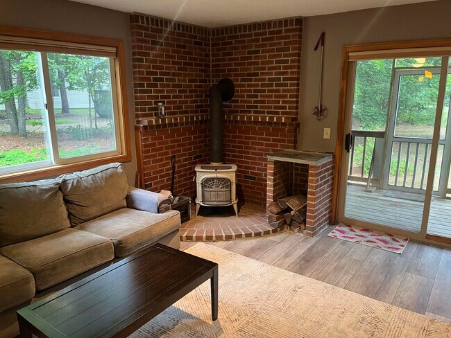 Building Photo - 9 Fawn Meadows