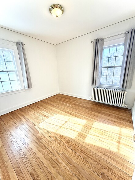 Building Photo - 130 Orlin Ave SE