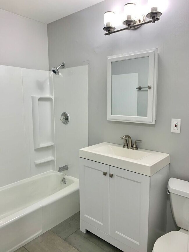 Building Photo - 258 Mayfield Ave