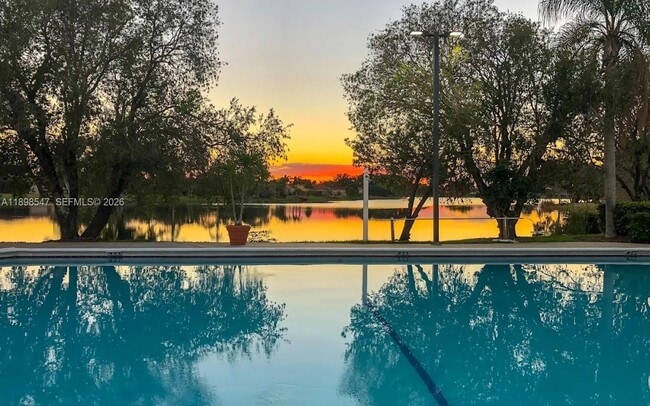 Building Photo - 16200 Golf Club Rd