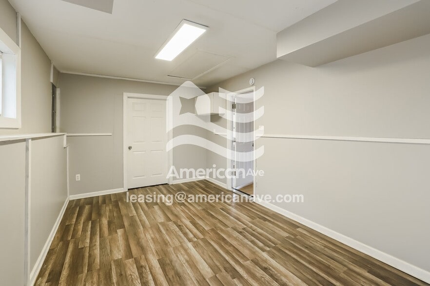 Building Photo - 11117 Bristol Terrace