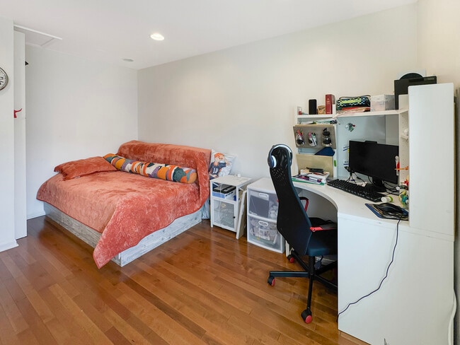 Building Photo - 204 Inverrary Ln