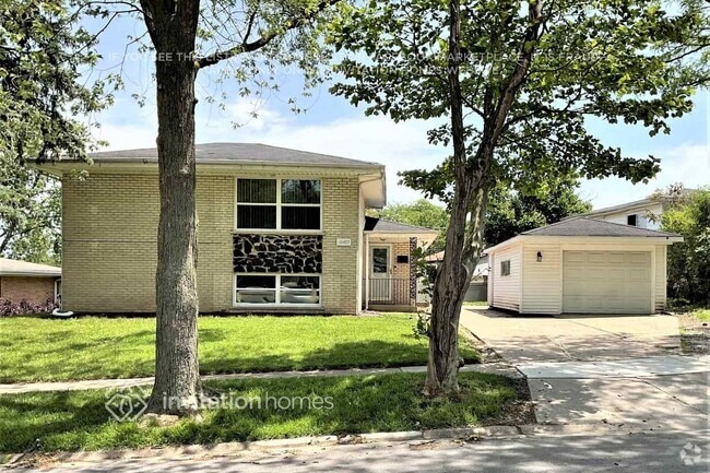 Building Photo - 16405 George Dr