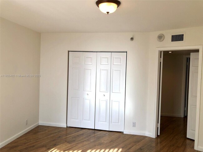 Building Photo - 3530 Mystic Pointe Dr