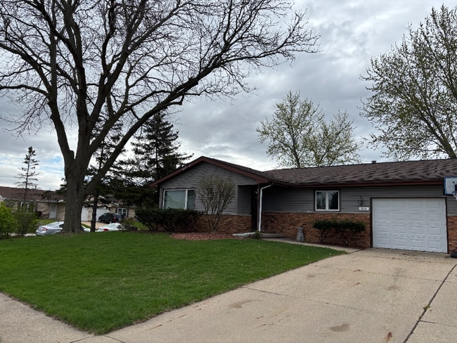 Primary Photo - 800 Spahn Dr