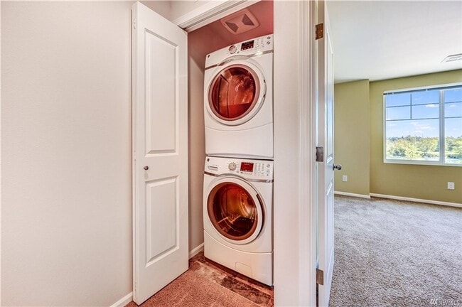 Building Photo - 3454 31st Dr