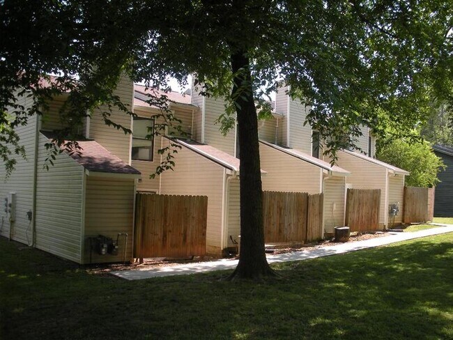 Building Photo - 6399 Baker Ct