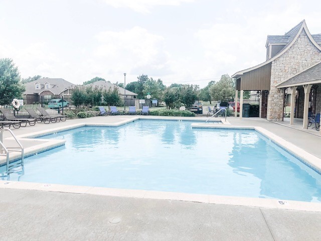 Neighborhood Pool - 10903 N 117th E Ave