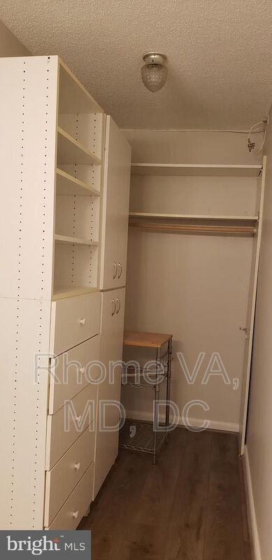 Building Photo - 2500 N Van Dorn St