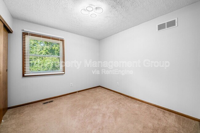 Building Photo - 356 Northview Dr